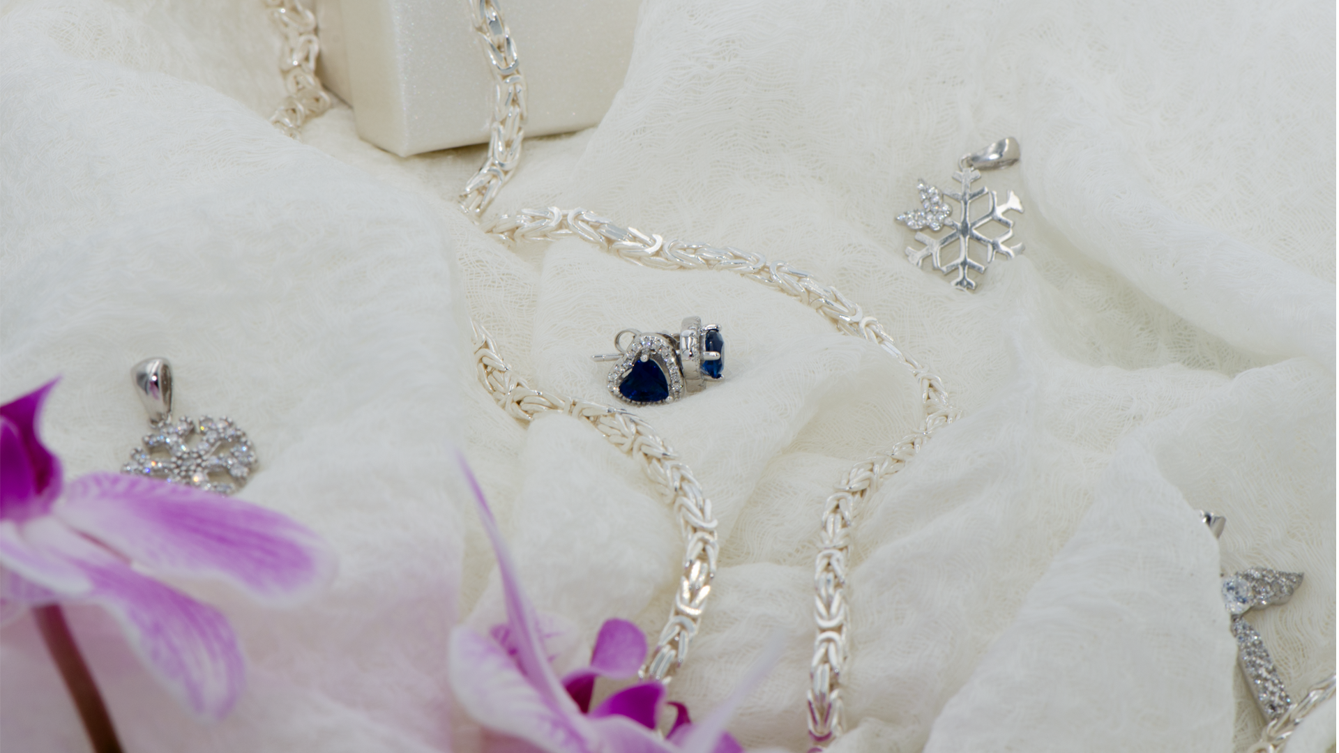 925er Sterlingsilber-Schmuck, hochwertig, modernes Design, das in einer Schmuckaufbewahrung fehlen sollte. für Frauen, Männer, junge auch Altere meschen. online Schnell und Sichere Einkauf.