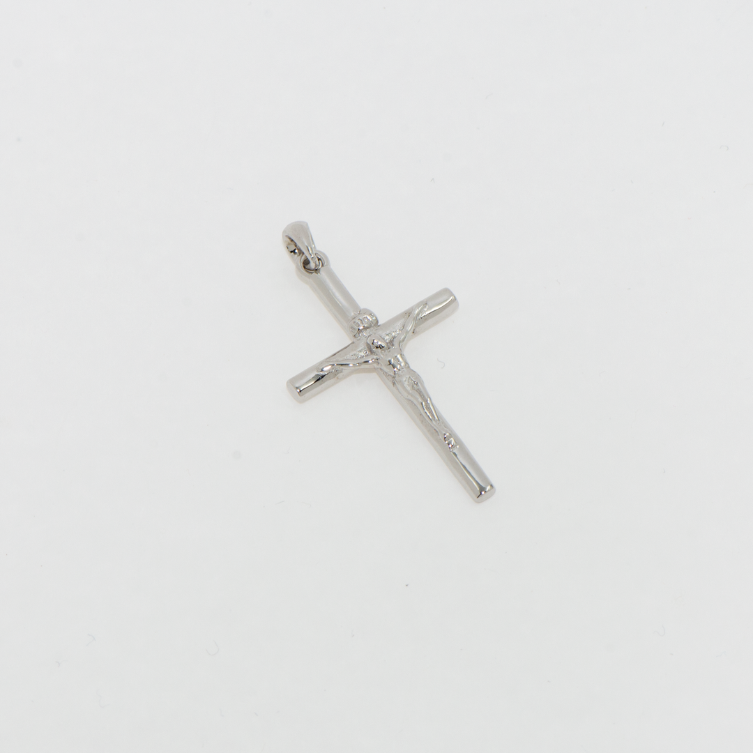 Dieser stilvolle 925 Sterling Silber Kreuz Anhänger ist vollständig mit Rhodium überzogen, um seinen Glanz lange zu bewahren. Das schlichte Design des Silberanhängers vereint klassische Schönheit mit praktischer Rhodium-Beschichtung, die vor Anlaufen schützt. Ein perfektes Geschenk oder zeitloses Accessoire für jede Gelegenheit."
