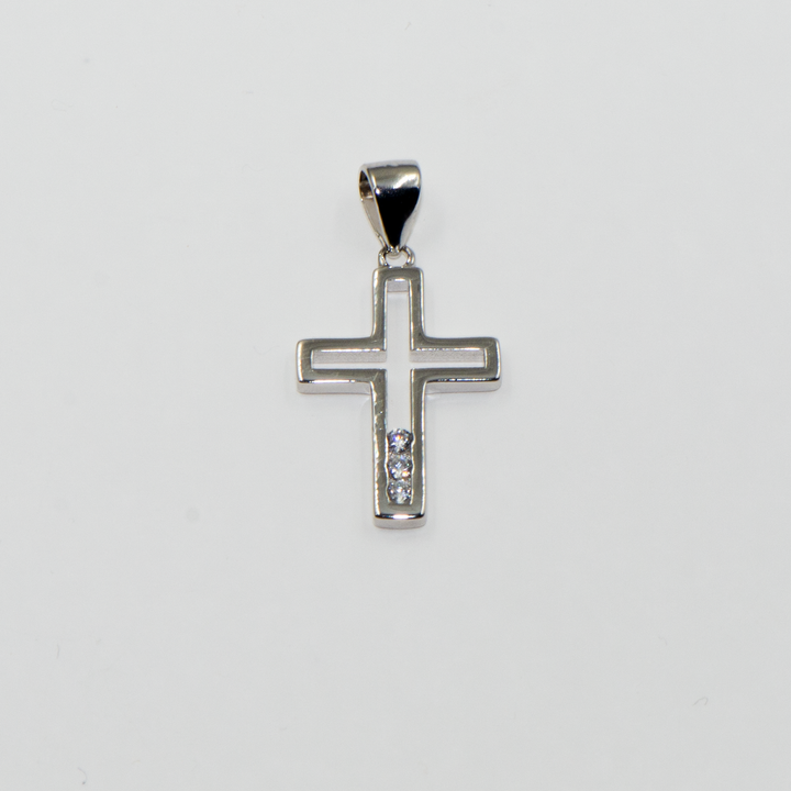 Entdecken Sie unseren eleganten 925 Sterling Silber Anhänger, verziert mit drei strahlend weißen Zirkonia-Steinen. Perfekt für die festliche Jahreszeit und ideal als Weihnachtsgeschenk. Dieser hochwertige Silberanhänger besticht durch sein minimalistisches Design und die funkelnden Zirkonia, die jedem Outfit einen Hauch von Eleganz verleihen. Machen Sie Weihnachten mit diesem stilvollen Schmuckstück unvergesslich.