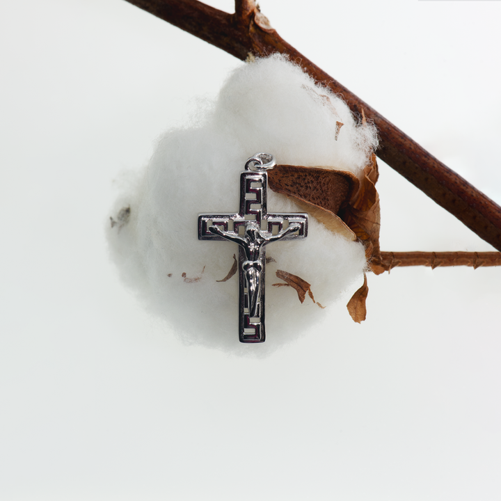 Entdecken Sie unseren edlen 925 Silber Kreuz Anhänger, das ideale Weihnachtsgeschenk für Ihre Liebsten. Dieses hochwertige Schmuckstück aus Sterlingsilber 925 kombiniert zeitloses Design mit hervorragender Verarbeitung. Der Kreuz Anhänger verleiht jedem Outfit einen Hauch von Eleganz und passt perfekt zu festlichen Anlässen.

Überraschen Sie Ihre Familie und Freunde in dieser Weihnachtszeit mit einem stilvollen 925 Silber Kreuz Anhänger und machen Sie die Festtage unvergesslich.