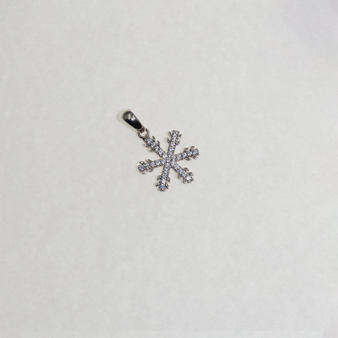 Unsere eleganten Schmuckstücke aus 925 Silber mit funkelnden Zirkonia-Steinen sind die perfekte Geschenkidee für besondere Anlässe. Jedes Stück wird sorgfältig gefertigt und in einer stilvollen Schmuckbox geliefert. Mache deinen Liebsten eine Freude mit einem einzigartigen Geschenk, das bleibende Erinnerungen schafft.