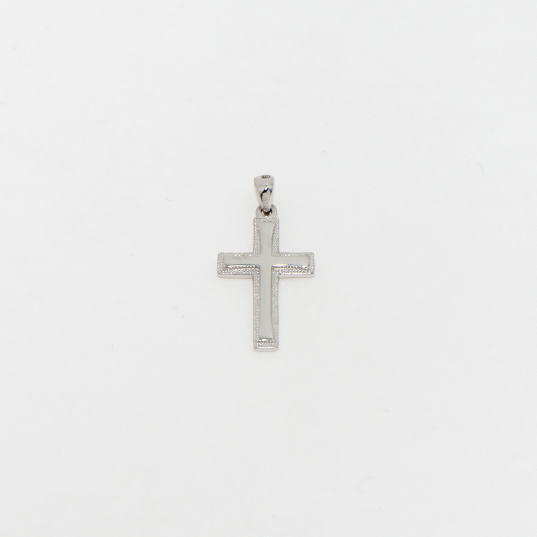 Unser eleganter 925 Sterling Silber Kreuz Anhänger ist mit Rhodium überzogen, um einen dauerhaften Glanz zu gewährleisten. Der schlichte Silberanhänger bietet zeitlose Eleganz und schützt dank der Rhodium-Beschichtung vor dem Anlaufen. Ein ideales Accessoire für den Alltag oder als symbolisches Geschenk zu besonderen Anlässen.