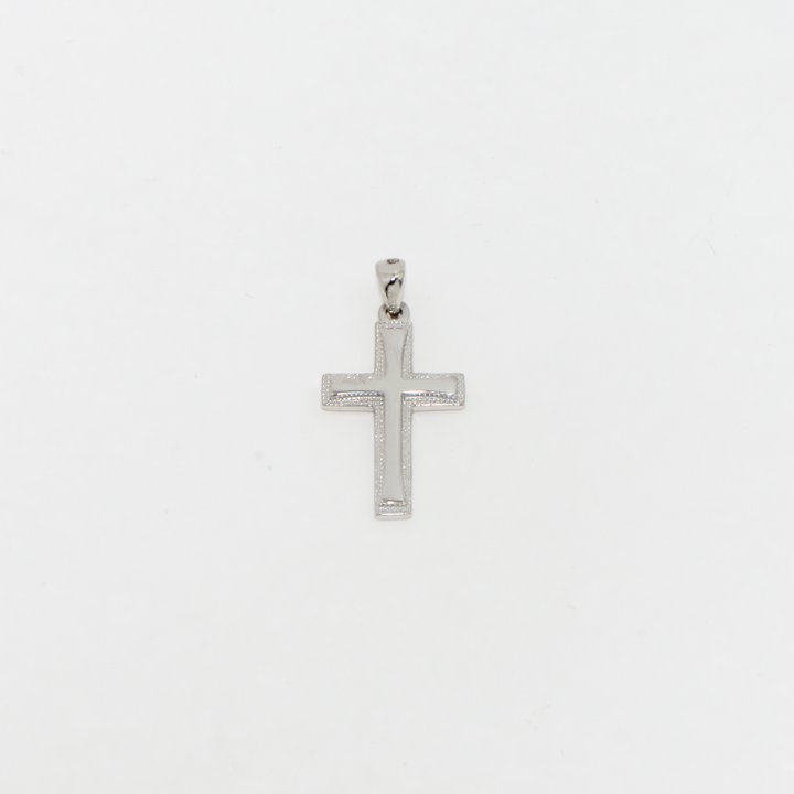 Unser eleganter 925 Sterling Silber Kreuz Anhänger ist mit Rhodium überzogen, um einen dauerhaften Glanz zu gewährleisten. Der schlichte Silberanhänger bietet zeitlose Eleganz und schützt dank der Rhodium-Beschichtung vor dem Anlaufen. Ein ideales Accessoire für den Alltag oder als symbolisches Geschenk zu besonderen Anlässen.