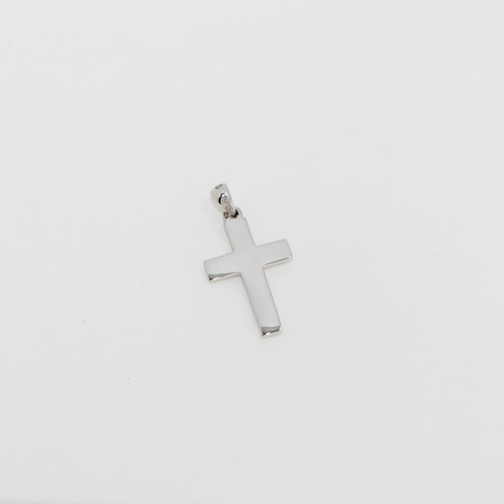 Unser eleganter 925 Sterling Silber Kreuz Anhänger ist mit Rhodium überzogen, um einen dauerhaften Glanz zu gewährleisten. Der schlichte Silberanhänger bietet zeitlose Eleganz und schützt dank der Rhodium-Beschichtung vor dem Anlaufen. Ein ideales Accessoire für den Alltag oder als symbolisches Geschenk zu besonderen Anlässen.
