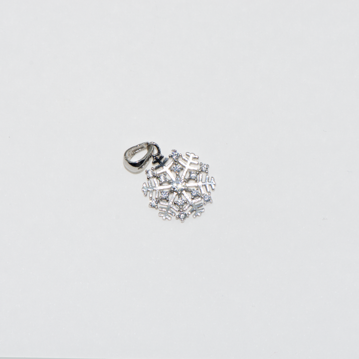 Silber Schneeflocken Anhänger – Kleines Design mit Zirkonia
