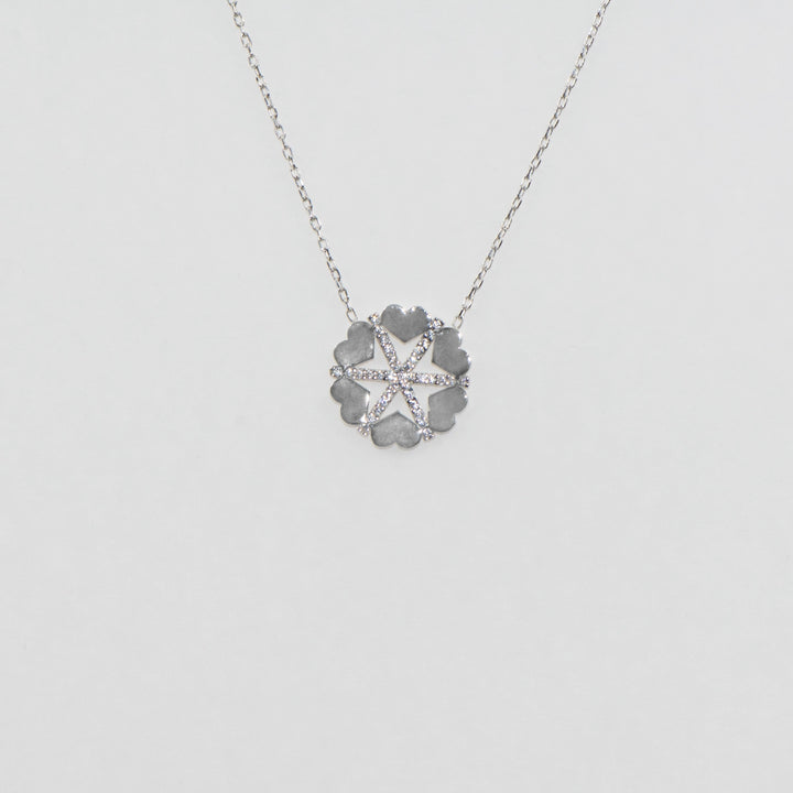 Silber schneeflocke mit herz dizayn