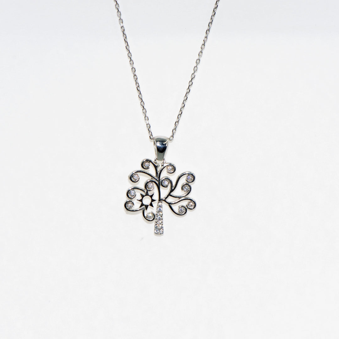 925 Silber Collier mit Baum-Anhänger und Zirkonsteinen. Verstellbare Kette – die perfekte Geschenkidee für jeden Anlass.