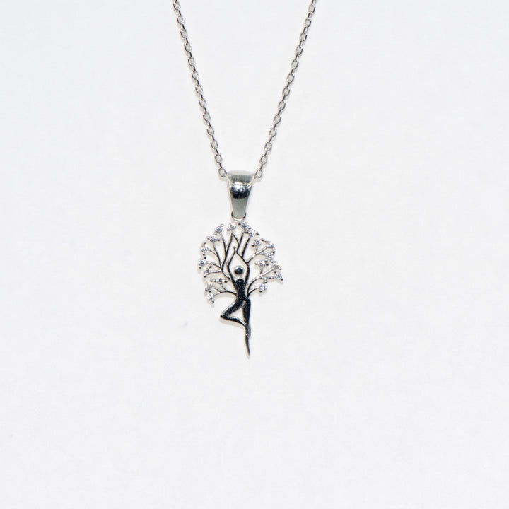 Zartes Collier aus 925 Silber im Ballerina-Design mit weißen Zirkonsteinen. Perfekte Geschenkidee für Ihre Liebsten.