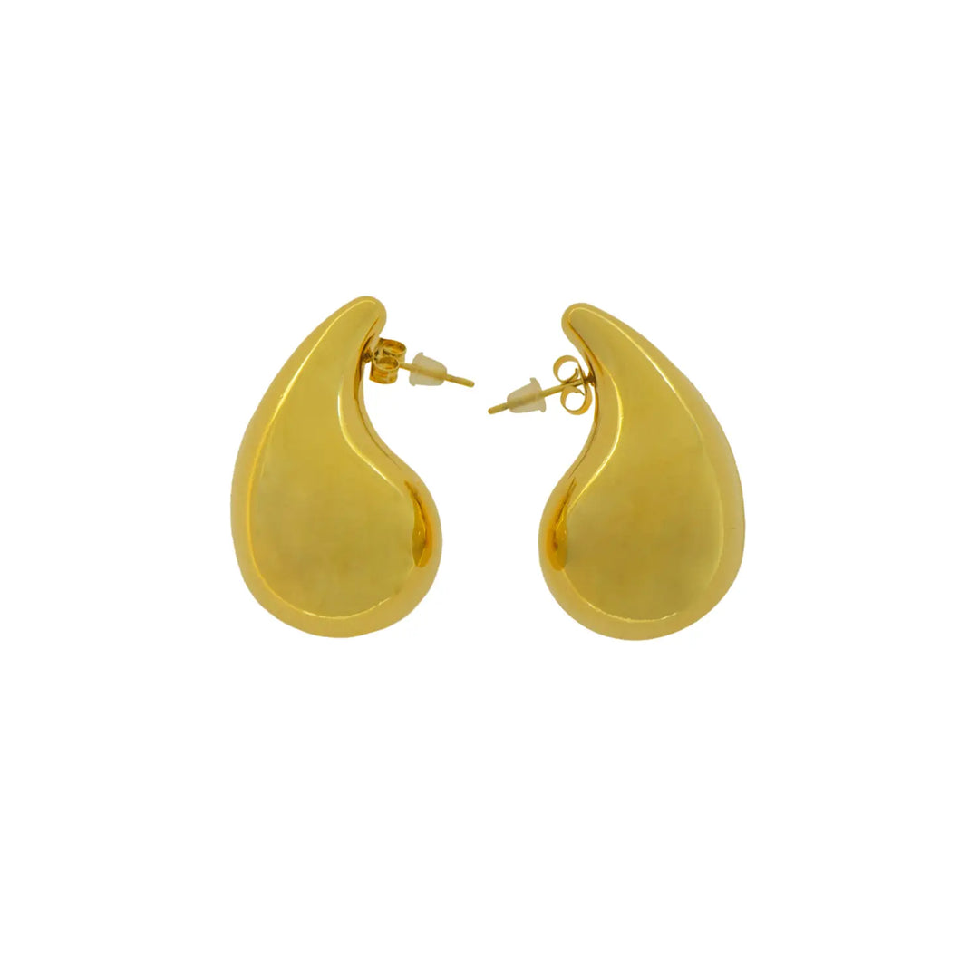 Große, goldfarbene Edelstahl Ohrstecker in eleganter Tropfenform – ein auffälliges Statement für jeden Anlass.