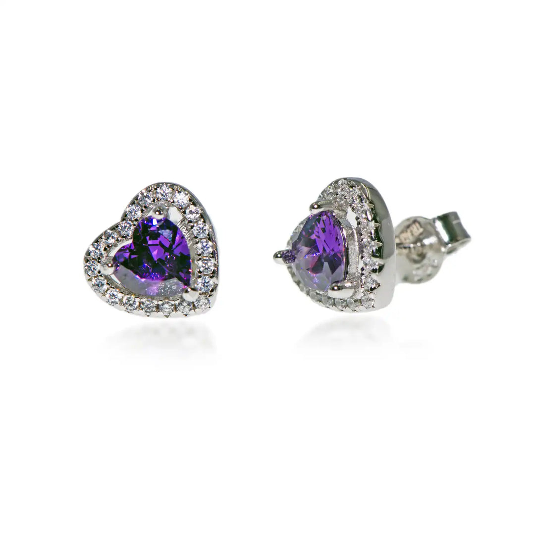 Kleine Amethyst Ohrstecker mit funkelnden Zirkonia, gefertigt aus 925er Sterling Silber – dezent und stilvoll für jeden Anlass.